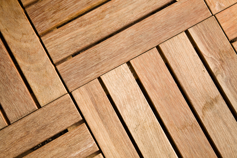 Merbau-Decking-AdobeStock_93588825-resized-(1).png